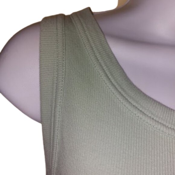 Green Tank Top Size Large - Picture 2 of 3